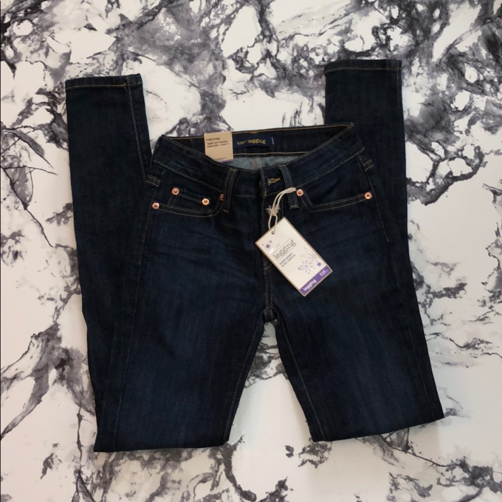 NWT Levi’s 535 legging jeans
